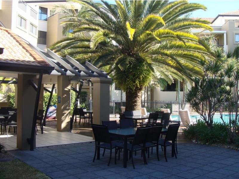 208/392 Marine Parade, Labrador QLD 4215
