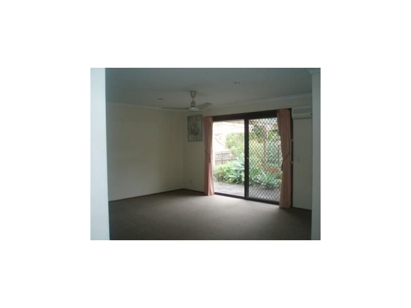 2/9 Botanical Drive, Labrador QLD 4215