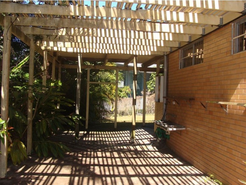 2 Deauville Drive, Southport QLD 4215