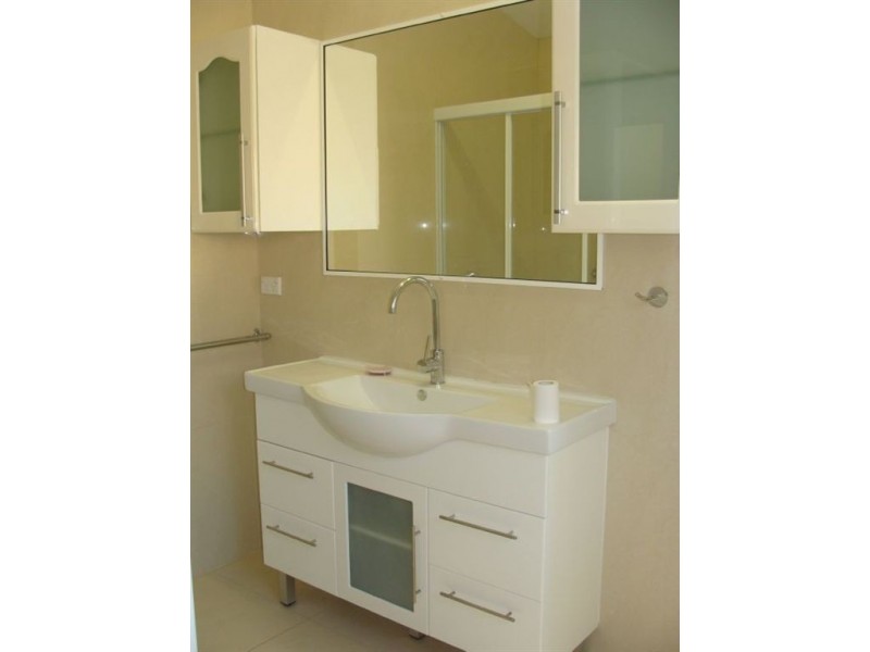 56a Pohlman Street, Southport QLD 4215