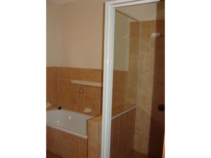 2/6 Gardiners Place, Southport QLD 4215