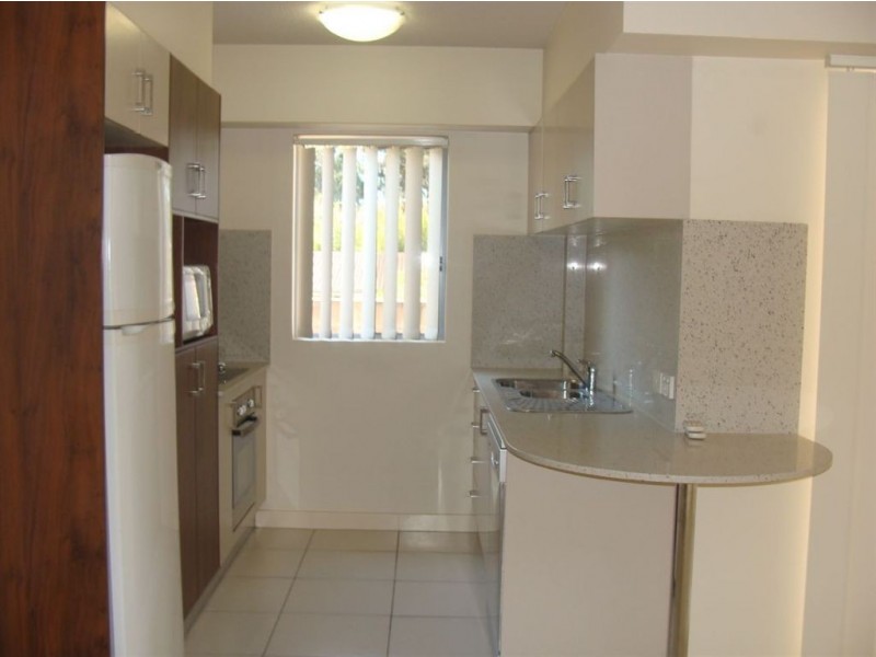 8/148 High Street, Southport QLD 4215