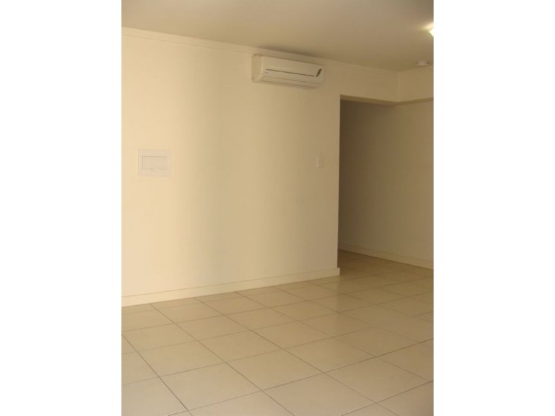 8/148 High Street, Southport QLD 4215
