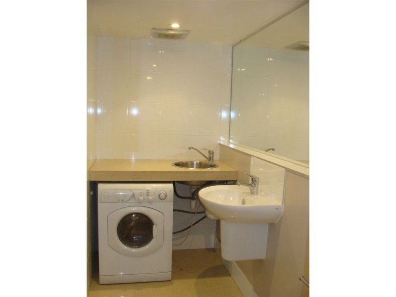 8/148 High Street, Southport QLD 4215