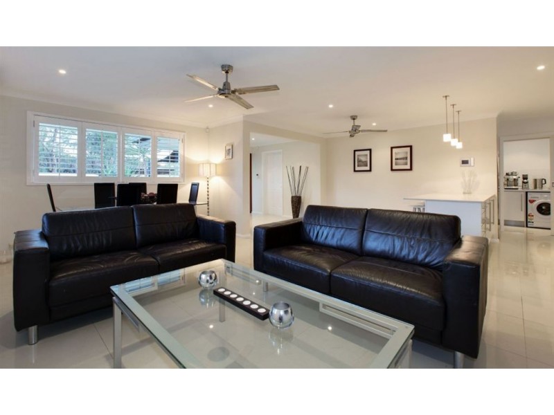 31 Lambros Dr, Benowa QLD 4217