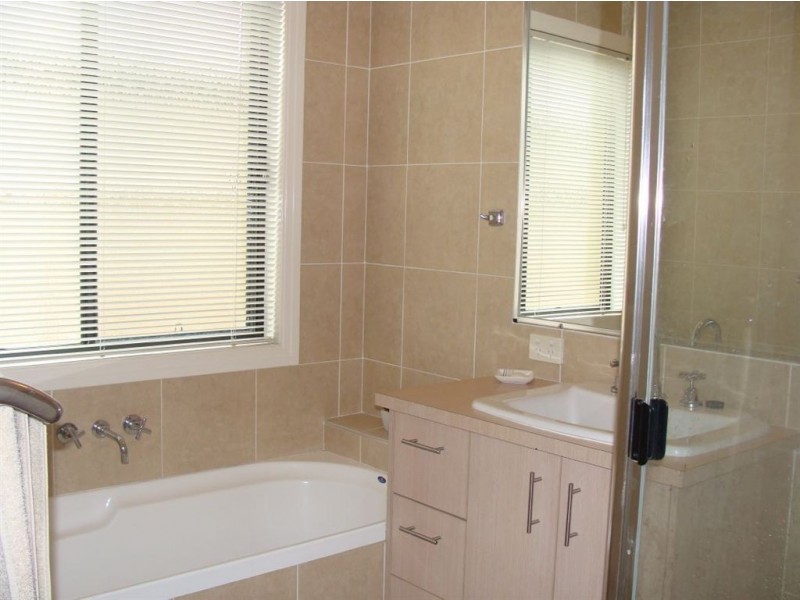 3 Casuarina Street, Molendinar QLD 4214