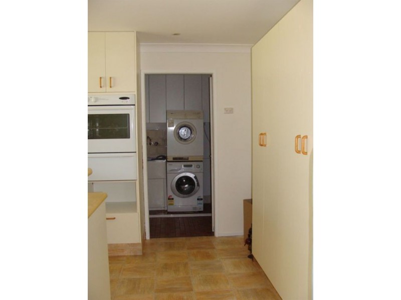 2/27 Gardiners Place, Southport QLD 4215