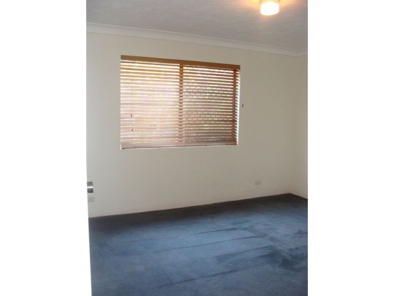 5/6 Lenneberg Street, Southport QLD 4215