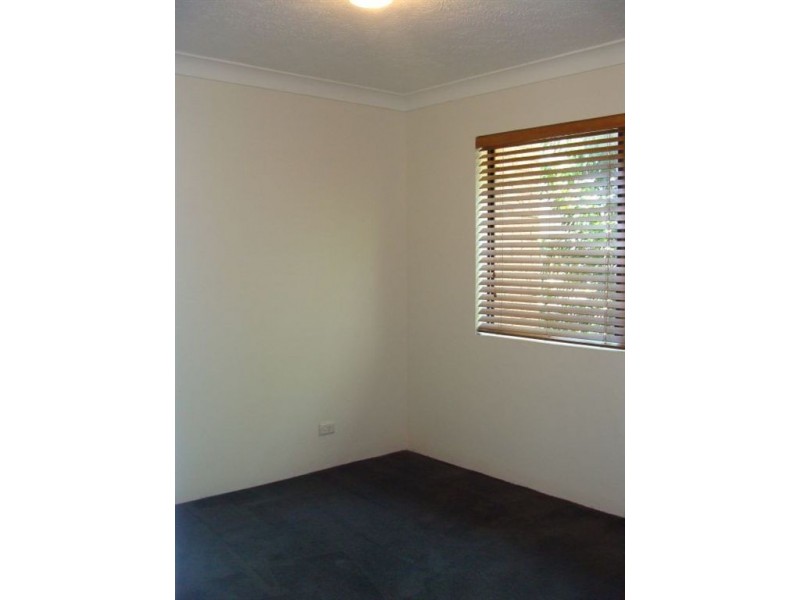 5/6 Lenneberg Street, Southport QLD 4215