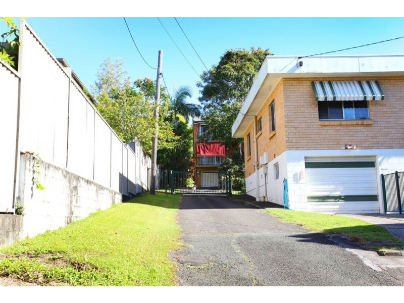 2/7A Government Road, Labrador QLD 4215