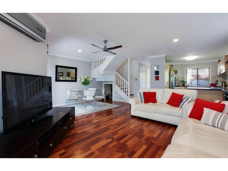 1/94 Pohlman Street, Southport QLD 4215