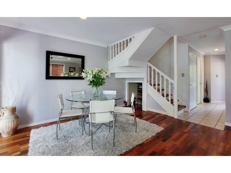 1/94 Pohlman Street, Southport QLD 4215