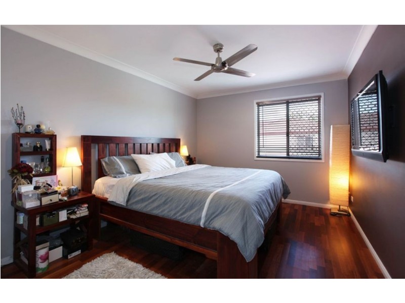 1/94 Pohlman Street, Southport QLD 4215