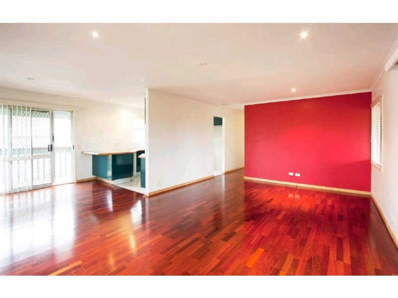 10 Kinarra Street, Ashmore QLD 4214