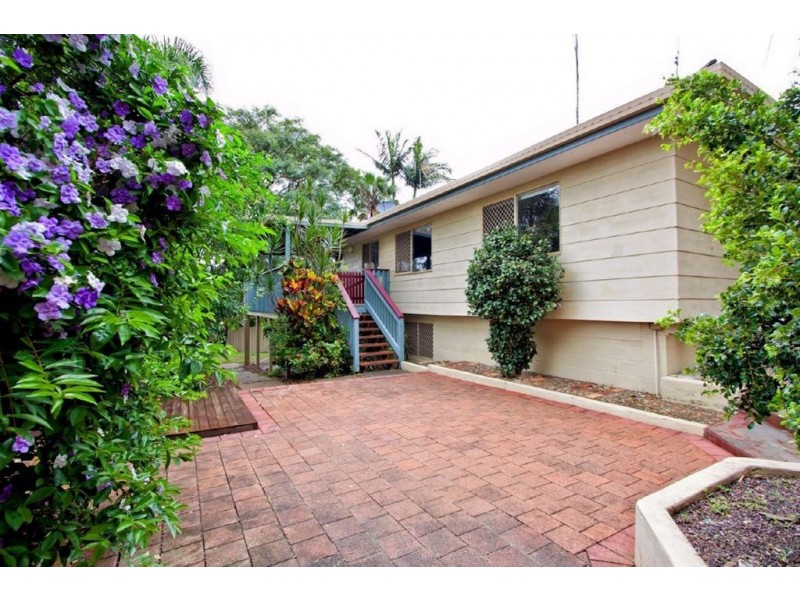 10 Kinarra Street, Ashmore QLD 4214