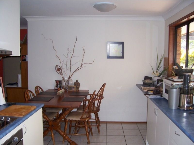 2/4 Tomkins Place, Southport QLD 4215