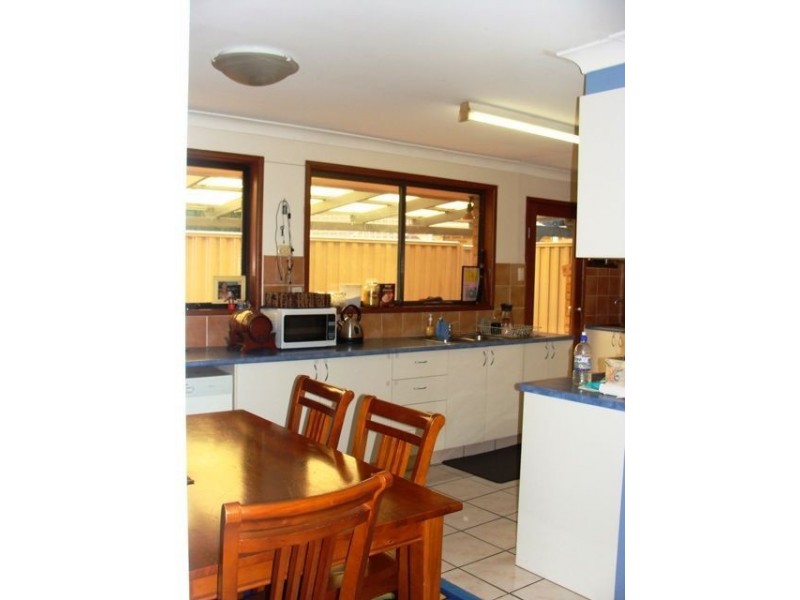 2/4 Tomkins Place, Southport QLD 4215