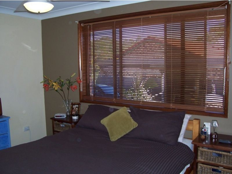 2/4 Tomkins Place, Southport QLD 4215