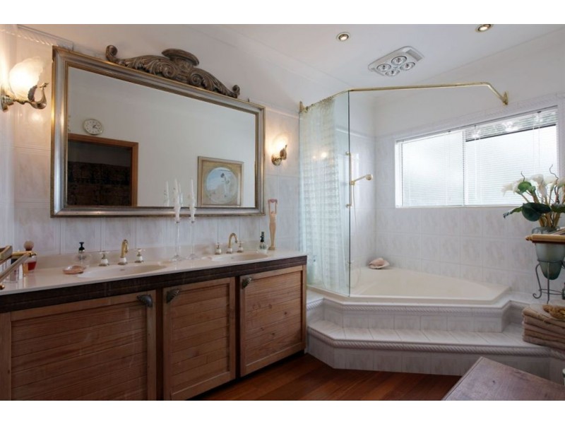 125 Glade Drive, Gaven QLD 4211