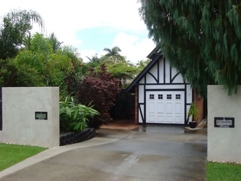 1/7 Dowling Drive, Southport QLD 4215