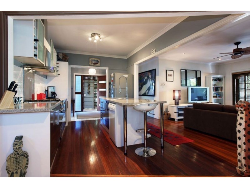 18 Dowling Drive, Southport QLD 4215