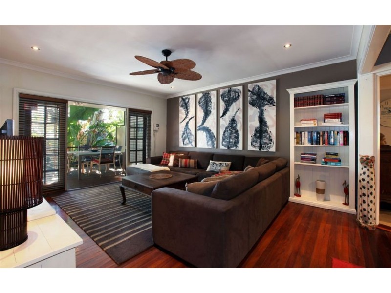 18 Dowling Drive, Southport QLD 4215