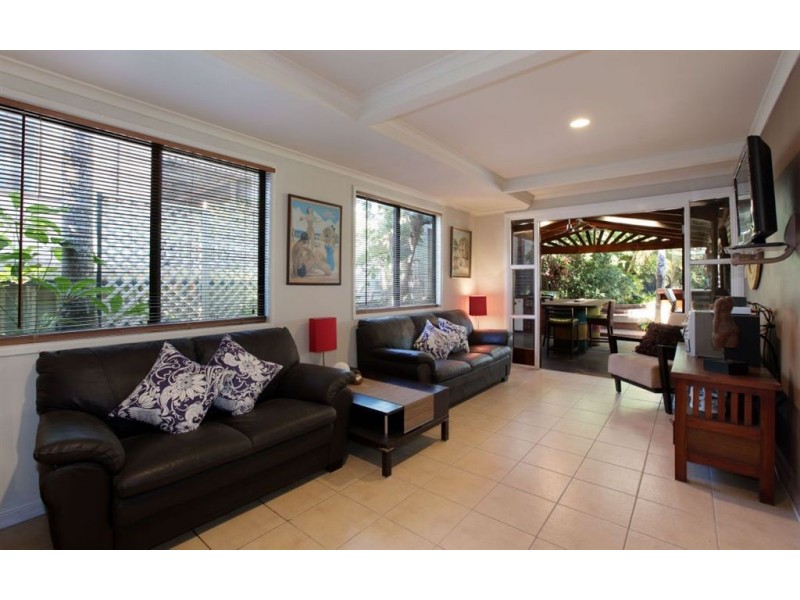 18 Dowling Drive, Southport QLD 4215