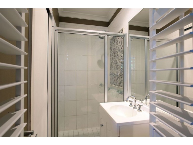 18 Dowling Drive, Southport QLD 4215