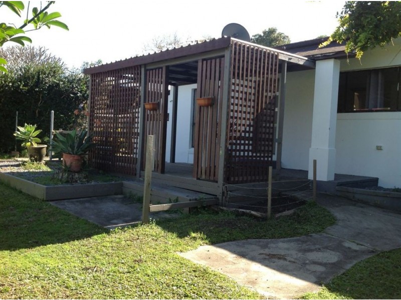 91 Central Street, Labrador QLD 4215