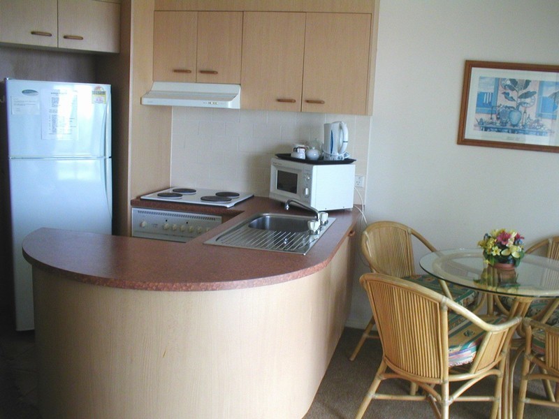 34/106 Marine Parade, Southport QLD 4215