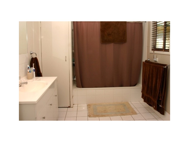 3 Talinga Crescent, Southport QLD 4215
