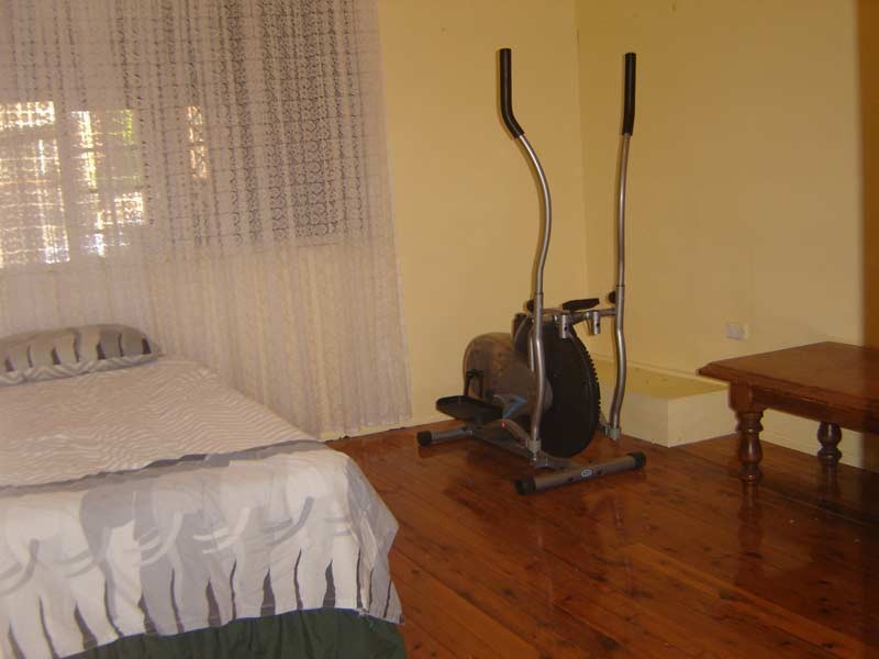 23 Caroline Avenue, Southport QLD 4215