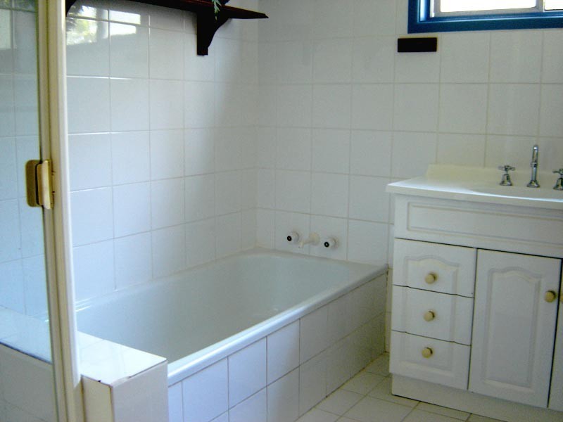 23 Caroline Avenue, Southport QLD 4215