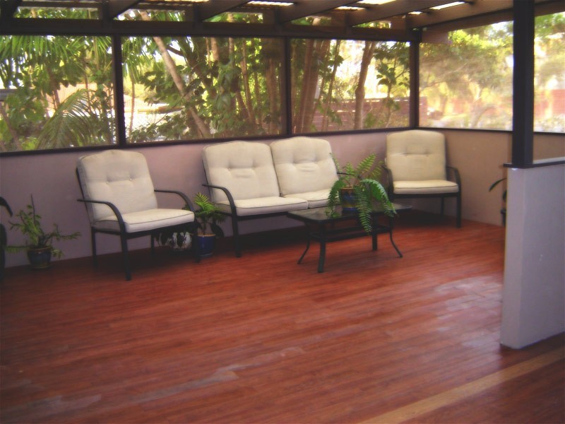 23 Caroline Avenue, Southport QLD 4215