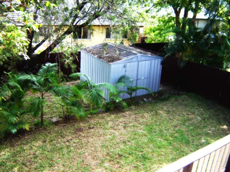 23 Caroline Avenue, Southport QLD 4215