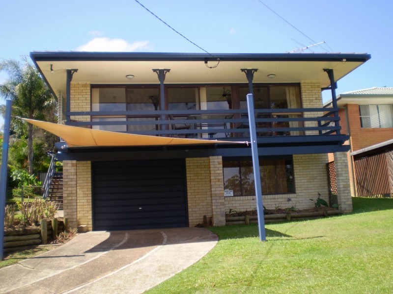 13 Gurrah Ave, Southport QLD 4215