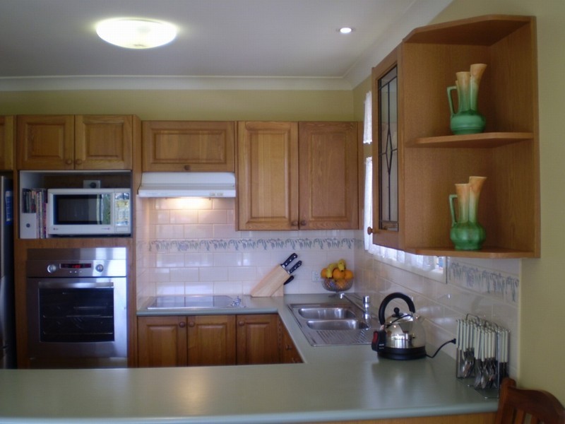 13 Gurrah Ave, Southport QLD 4215