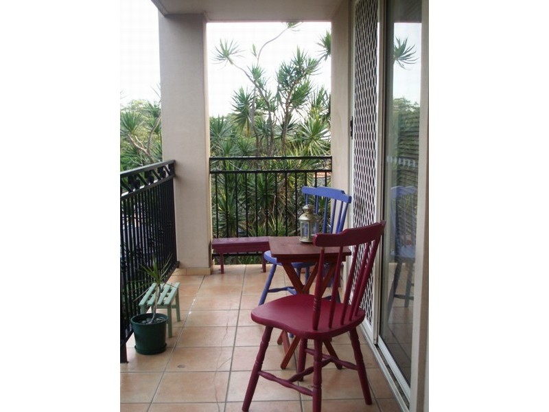 12 Ewan Street, Southport QLD 4215