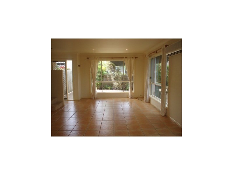 12 Ewan Street, Southport QLD 4215