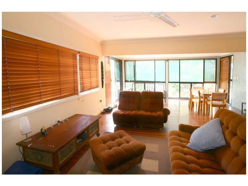 21 Lower East, Burleigh Heads QLD 4220