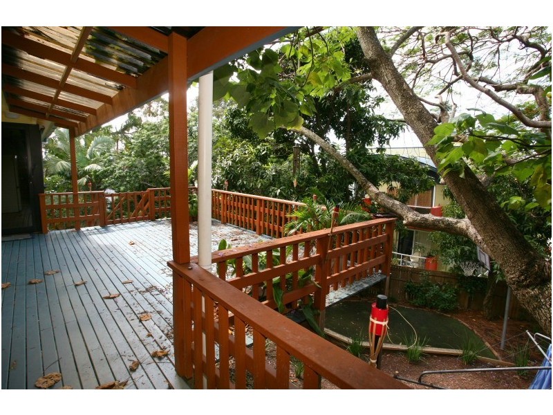 21 Lower East, Burleigh Heads QLD 4220