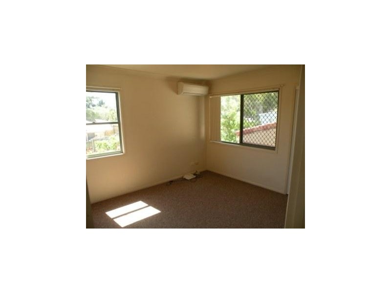 2/93 Whiting, Labrador QLD 4215