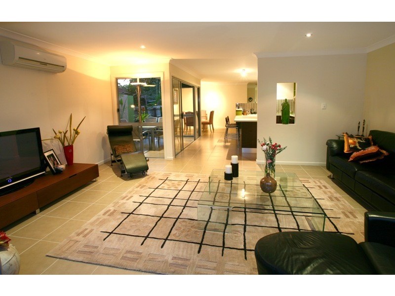 2/7 Sandy Court, Southport QLD 4215