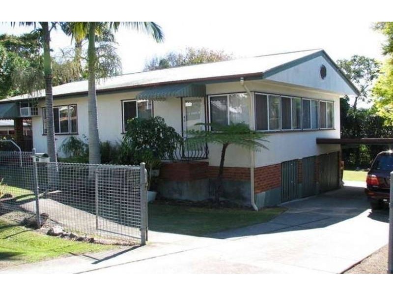 109 Falconer St, Southport QLD 4215