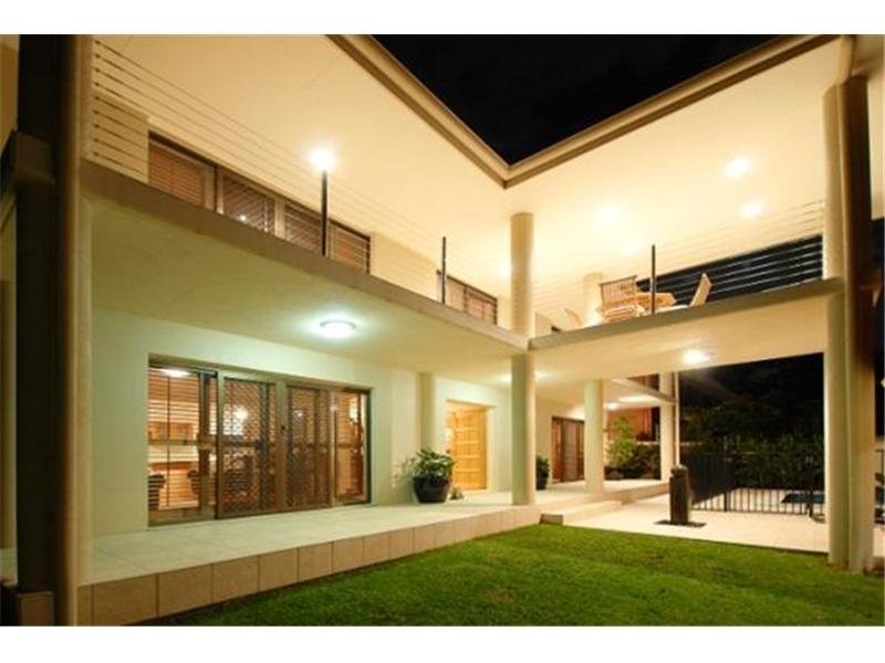 4 Marlborough Ct, Ashmore QLD 4214