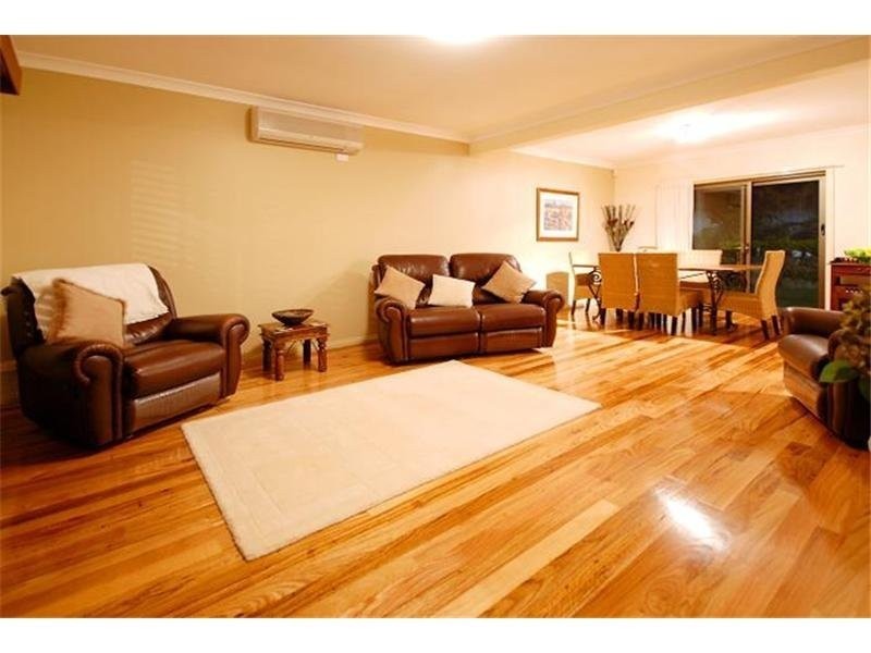 4 Marlborough Ct, Ashmore QLD 4214