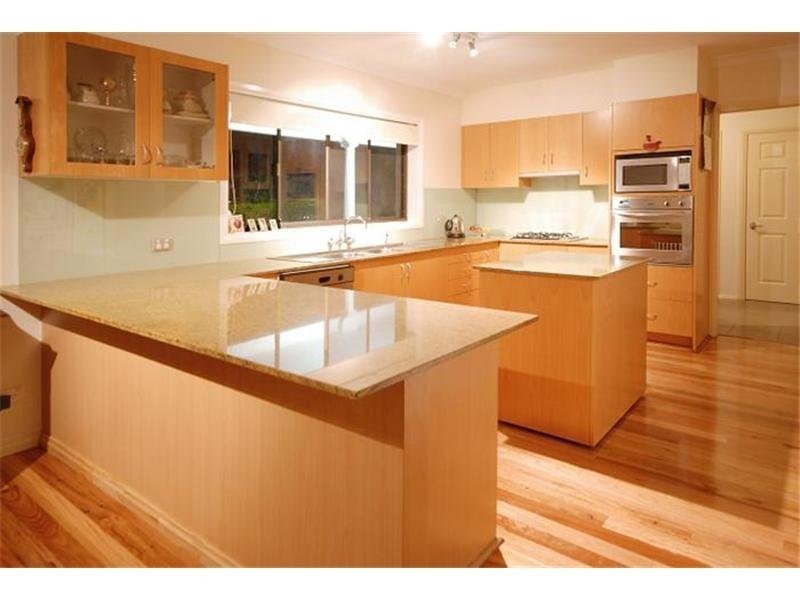 4 Marlborough Ct, Ashmore QLD 4214