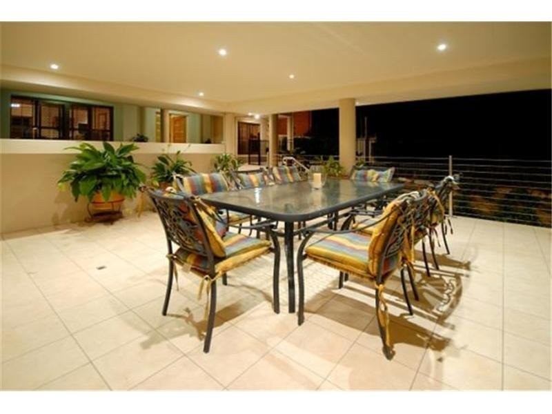 4 Marlborough Ct, Ashmore QLD 4214