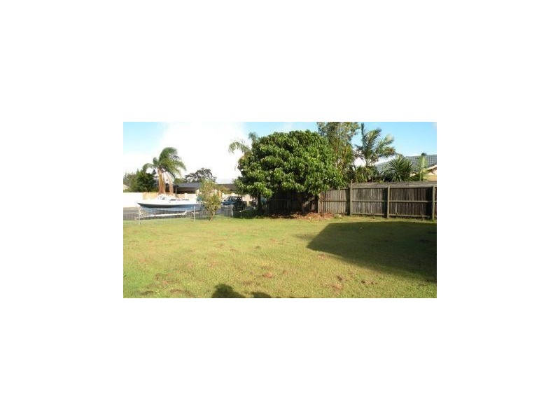 12 Aroona, Broadbeach Waters QLD 4218