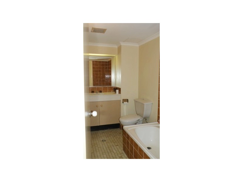 75/2 Admiralty Dr, Surfers Paradise QLD 4217